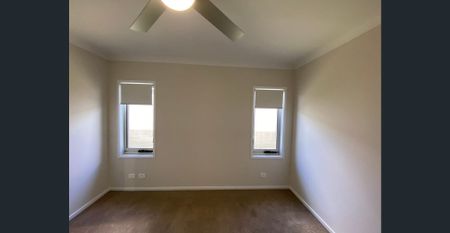 Stunning Family Home at 7 Bokhara Way, Jimboomba - Photo 5