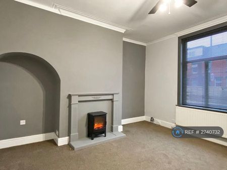 2 bedroom terraced house to rent - Photo 3