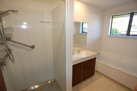 Somerfield – 3 Bedroom Renovated unit, Single Garage - Photo 3