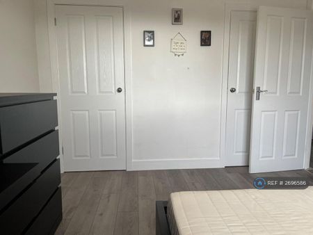 4 bedroom terraced house to rent - Photo 4