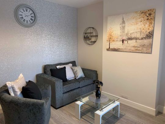 56 Kitchener Road Room 2 - Photo 1