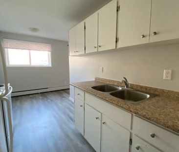 Darren Manor - Photo 6