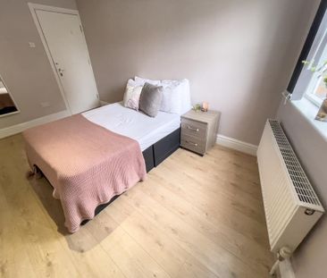 5 bedroom terraced house to rent - Photo 3