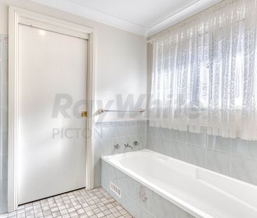 3 Bedroom Family Home - Great Location - Photo 4