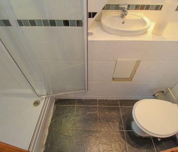 3 bedroom flat to rent - Photo 3