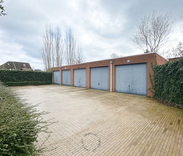 Gelijkvloers appartement met 1 slaapkamer, garage en tuin. - Photo 3