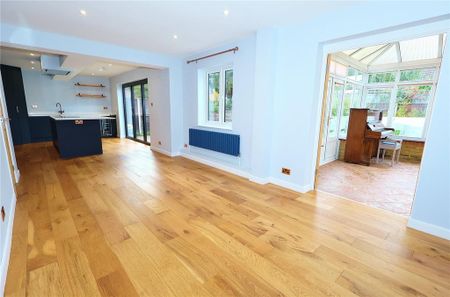 5 bedroom detached house to rent - Photo 3