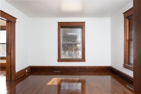 For Lease - 337 DUFFERIN Avenue, Quinte West, Ontario - Photo 4