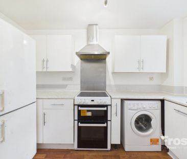 Walpole Road, Slough, Berkshire,SL1 - Photo 5