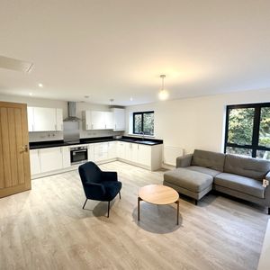 Apartment 10 Maythorn House, 1 Bridgewater Close, Nottingham - Photo 2