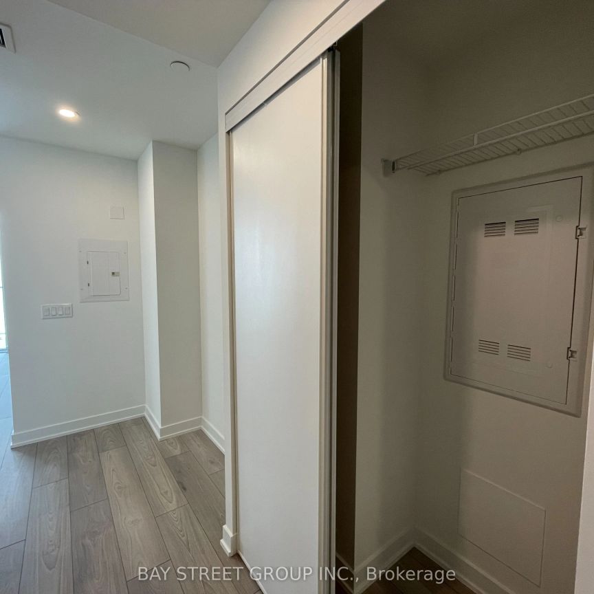 1 Fairview Road E #1413 - Photo 1