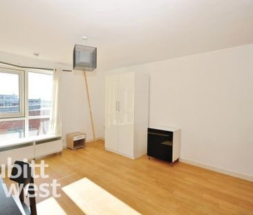 Studio to rent - Photo 2