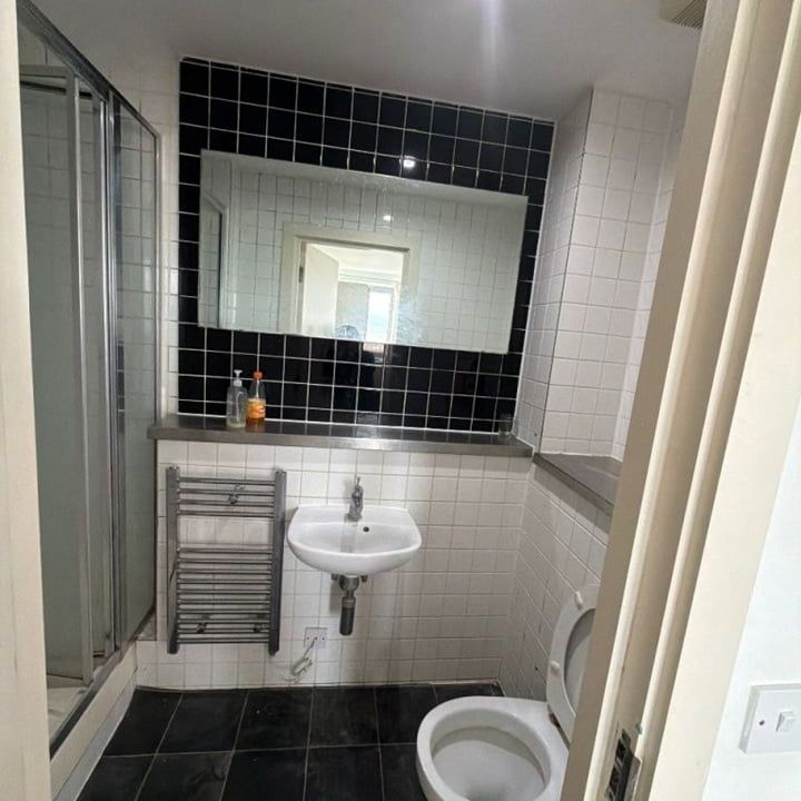 Room in a Shared Flat, Kingsley Mews, IG1 - Photo 1