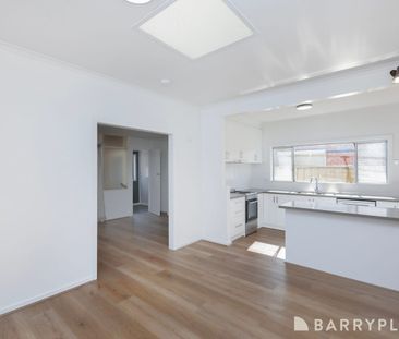 32 Belmore Road, Sunshine North, Vic 3020 - Photo 2