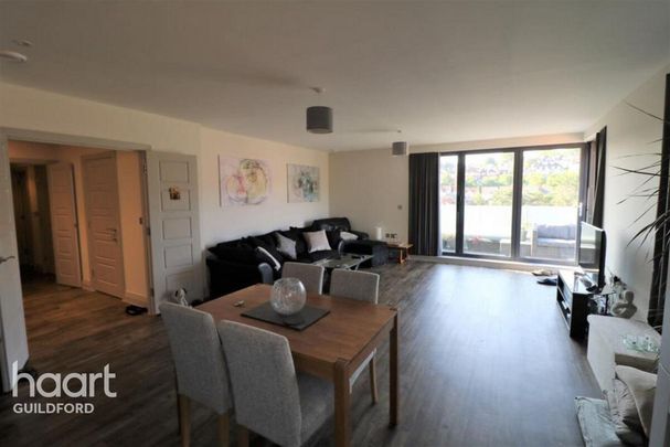 3 bedroom flat to rent - Photo 1