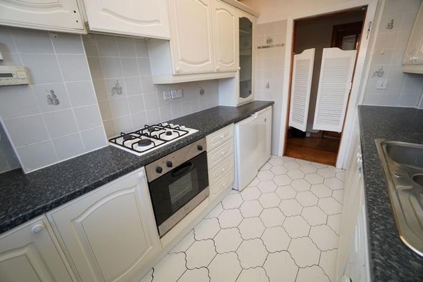 3 bedroom flat to rent - Photo 1