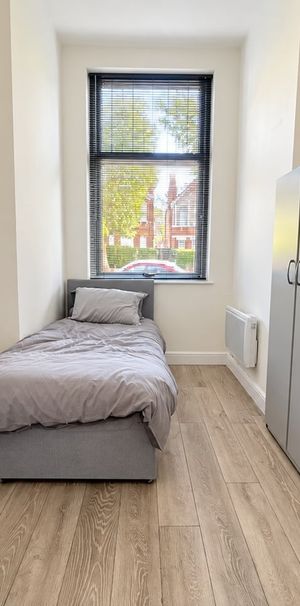Studio Flat, Teignmouth Road, NW2 - Photo 1