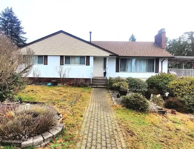 RENOVATED 3BR 1.5BA+ storage room Main fl Central Lonsdale 1300ft^2 (North Van) | 2240 Saint Andrews Avenue, North Vancouver - Photo 1