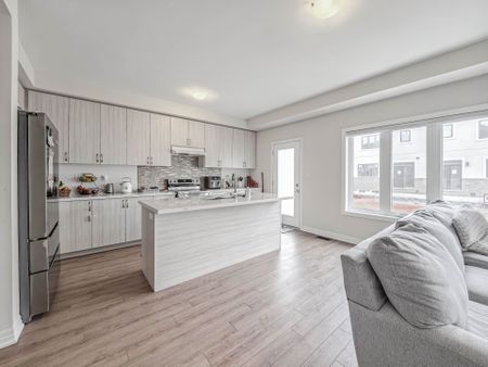 For Lease - 3 Ken Davie Gate, Georgina, Ontario - Photo 5