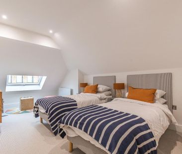 3 bedroom semi-detached house to rent - Photo 1