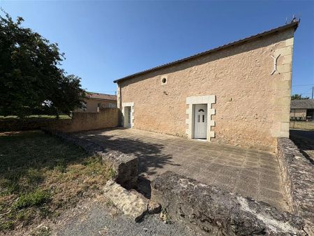 Location maison 4 pièces - 95.99m² à Saint leger de montbrun (79100) - Photo 3
