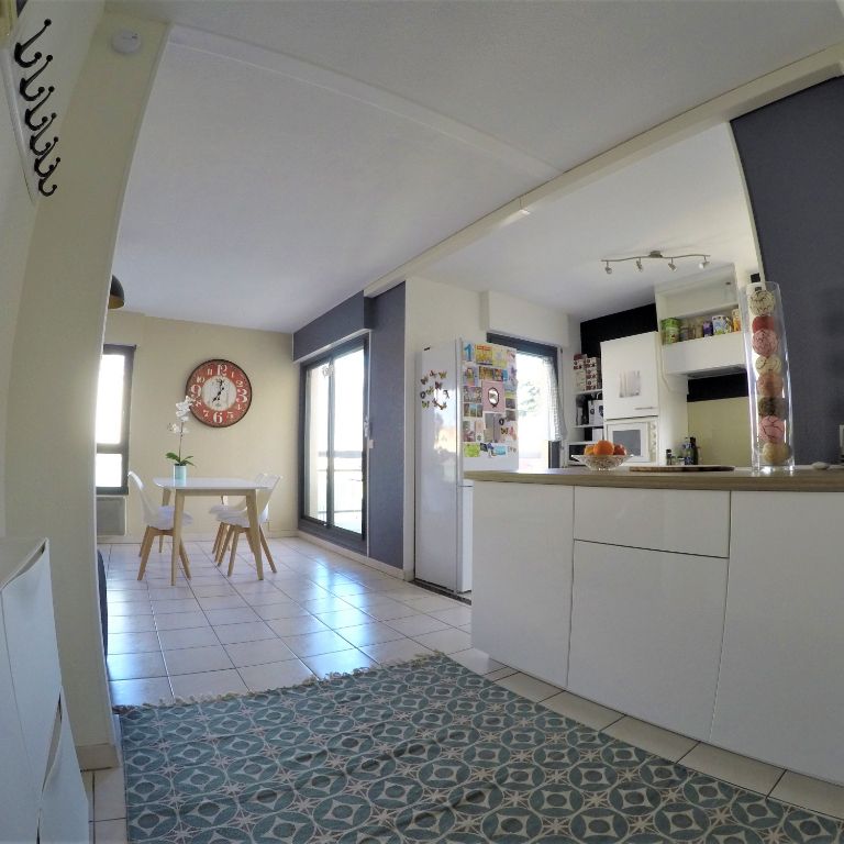 T3 meublé aux ARCEAUX, - Photo 1