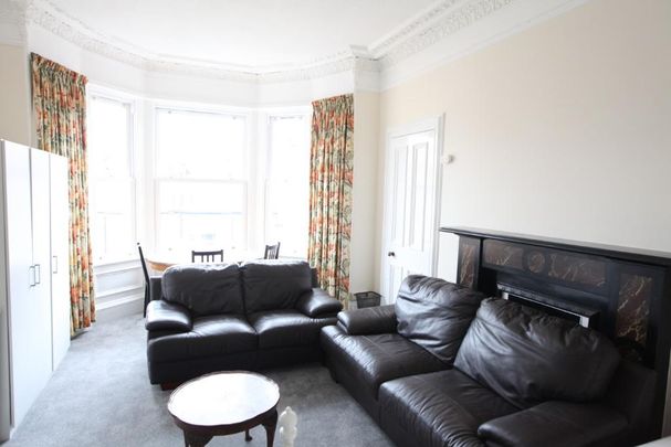 4 bedroom flat to rent - Photo 1