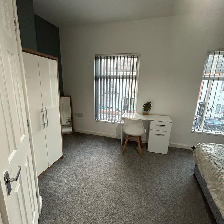 1 bedroom in a house share to rent - Photo 1