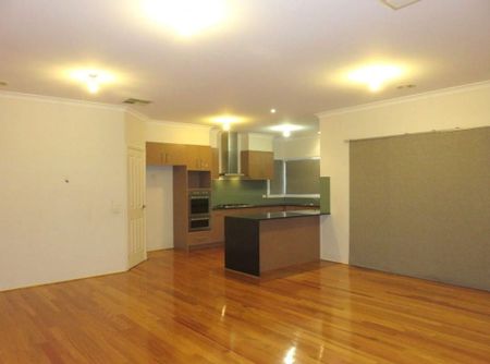 Spacious 4-Bedroom Home with Modern Amenities in Epping - Photo 5