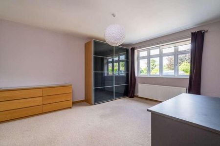 Oakington Avenue, Little Chalfont, HP6 - Photo 2