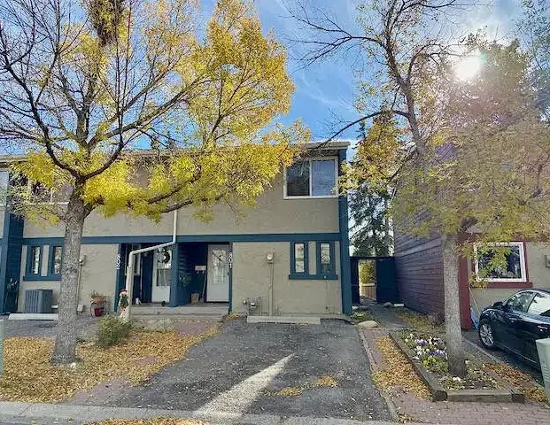 ***Riverside 3 Bedroom Townhouse*** | #801, 6223 31 Ave, Calgary - Photo 1