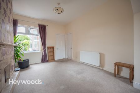 3 bed terraced house to rent in Heaton Terrace, ST5 - Photo 2