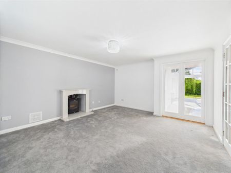 4 bedroom detached house to rent - Photo 3