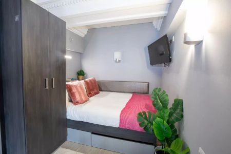 Deluxe 2 Bed Apartment - Photo 5