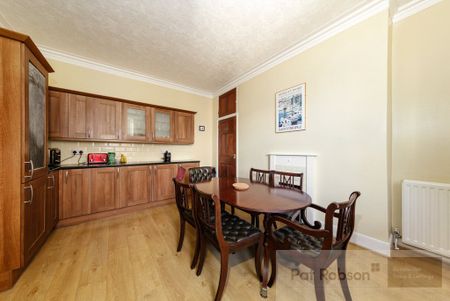 North Terrace, Newcastle Upon Tyne - Photo 4