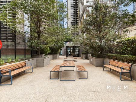 1010/668 Bourke Street - Photo 4