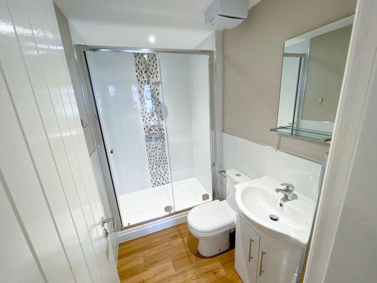 7 bedroom flat to rent - Photo 1