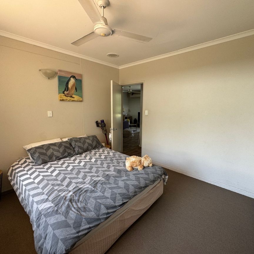 Fully Furnished One Bedroom Unit - Photo 1