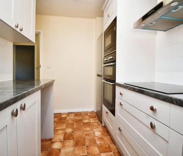 3 bedroom detached bungalow to rent - Photo 2