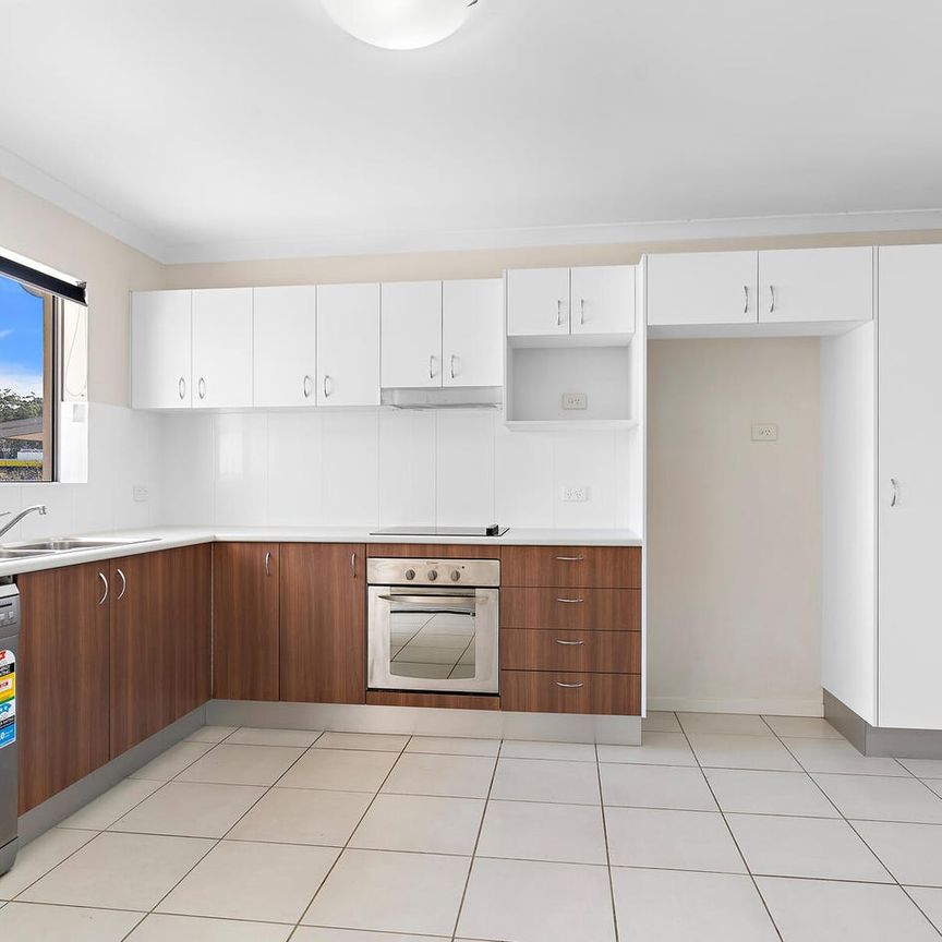 Two bedrooms and two bathroom's apartment $590 weekly, available 03/12/2025 - Photo 1