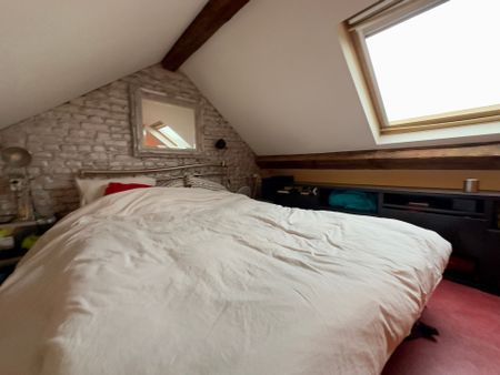 Gemeubileerde studio met slaapgedeelte ideaal gelegen! - Photo 4