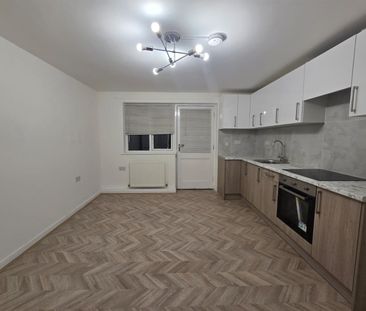 Pond Lees Close, Dagenham RM10, London - Photo 4