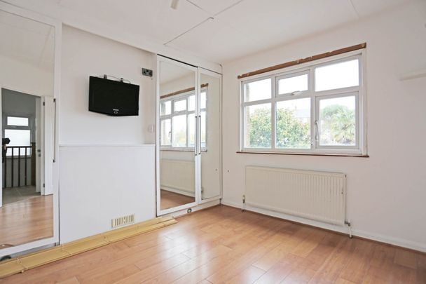 Price £2,300 pcm - Available Now - Unfurnished - Photo 1