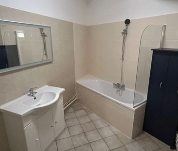 Location Appartement 4 pièces 104m² - Photo 6