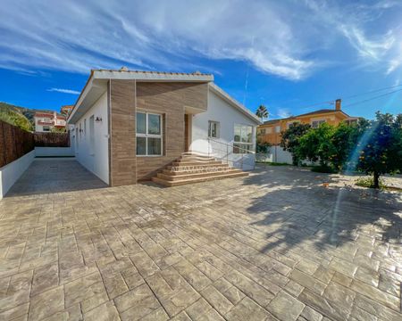 Villa with a private pool and garden in Benidorm Sierra Helada - Photo 3