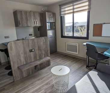 Location Appartement DEVILLE LES ROUEN - Photo 3