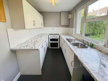 Northumberland Avenue, Stamford, PE9 - Photo 2