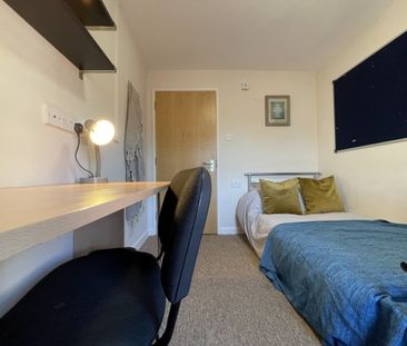 4 Bed - Flat 24, Cathedral Court â€“ 4 Bed - Photo 6