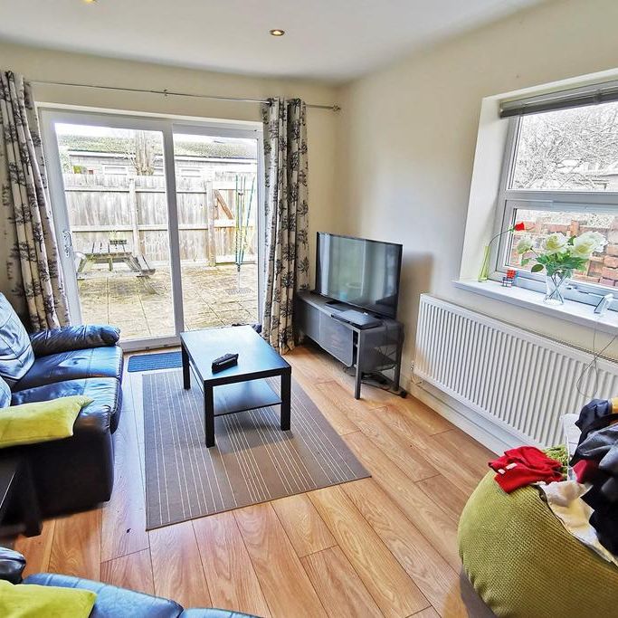 1 bedroom in a house share to rent - Photo 1