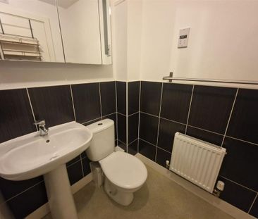 2 bedroom terraced house to rent - Photo 4